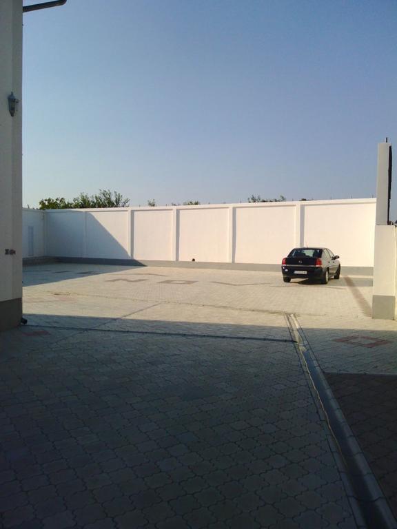 Guesthouse Vila Nova Morović エクステリア 写真